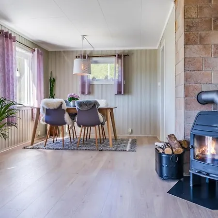 Serene Countryside With Fjord Views And Blooming Gardens Vakantiehuis