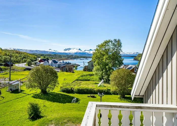 Serene Countryside With Fjord Views And Blooming Gardens * Bodö