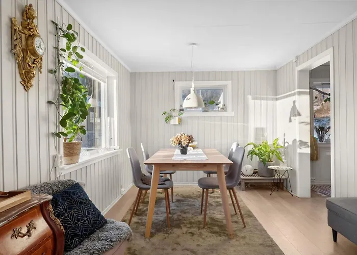 Serene Countryside With Fjord Views And Blooming Gardens Feriehus *