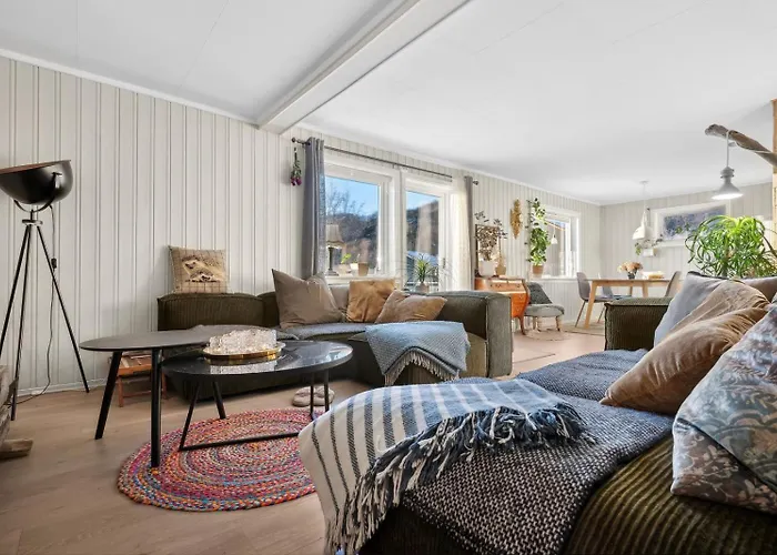Serene Countryside With Fjord Views And Blooming Gardens Feriehus Bodø
