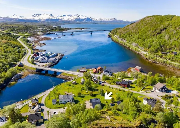 Feriehus Serene Countryside With Fjord Views And Blooming Gardens Bodø