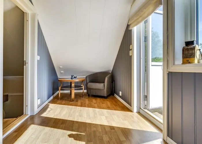 Serene Countryside With Fjord Views And Blooming Gardens Feriehus *
